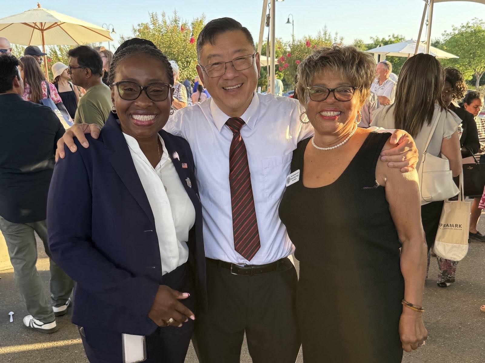 Assemblymember Rhodesia Ransom posing for a picture with Mayor of Mountain House, Andy Su and Vice Mayor, Bernice Tingle.